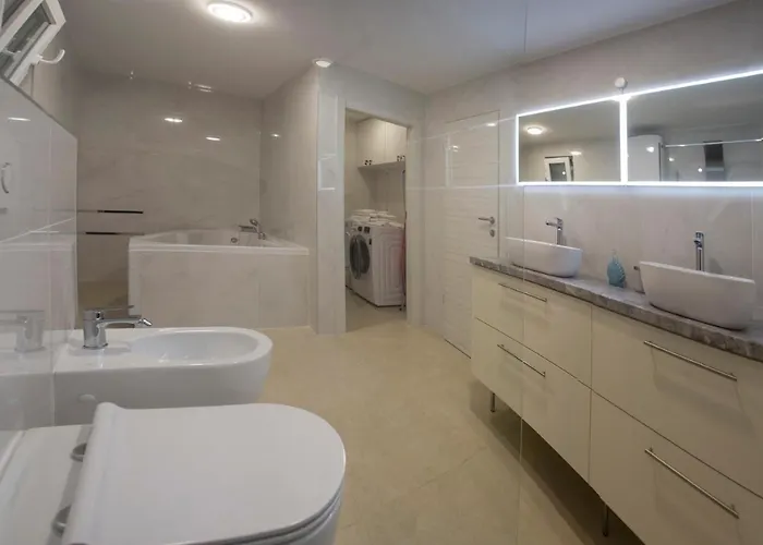 Luxury Blue Villa Vis