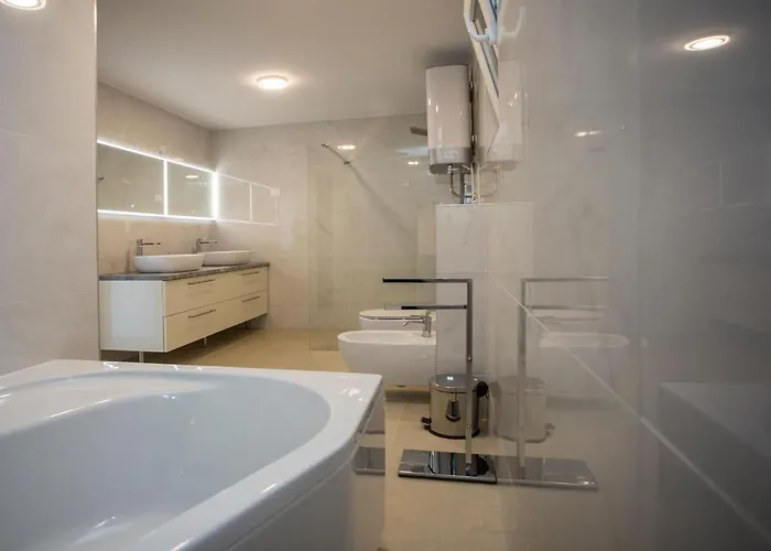 Villa Luxury Blue Vis