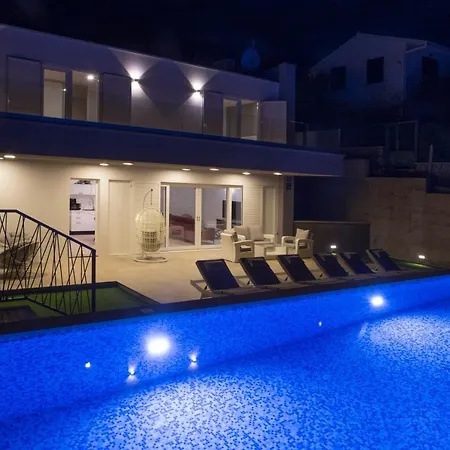 ヴィラ Luxury Blue *