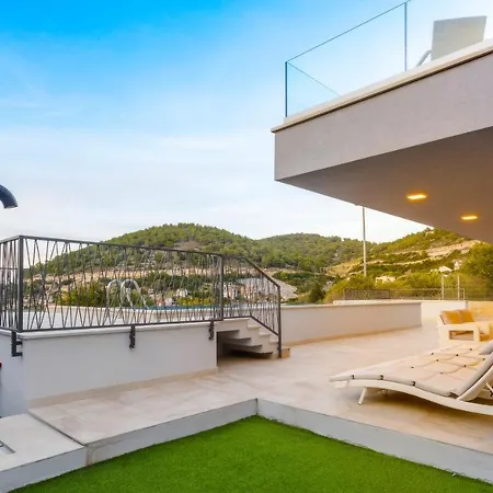 Luxury Blue Villa Vis
