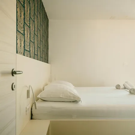 فيلة Luxury Blue