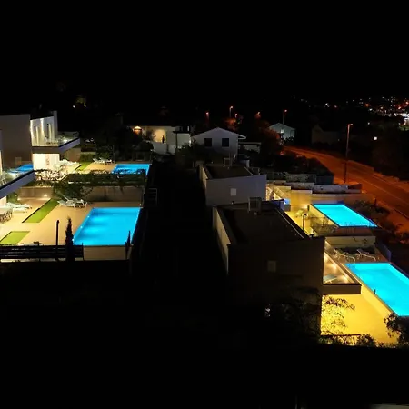 فيلة Luxury Blue