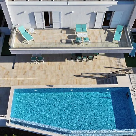 فيلة Luxury Blue