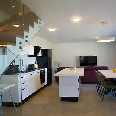 Luxury Blue * فيس