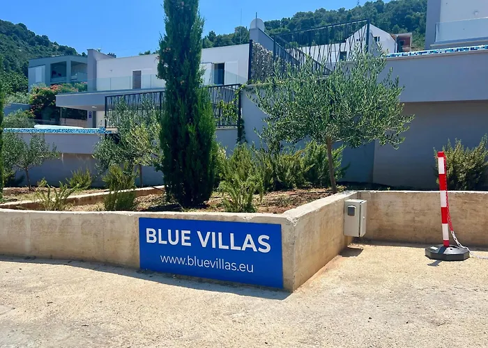 Vila Luxury Blue
