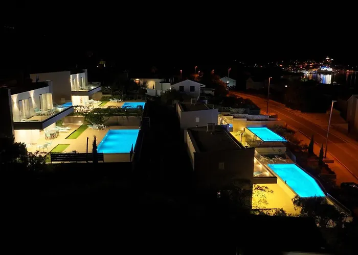 Vila Luxury Blue