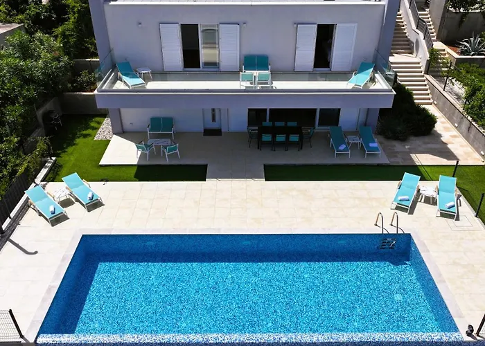 Vila Luxury Blue *