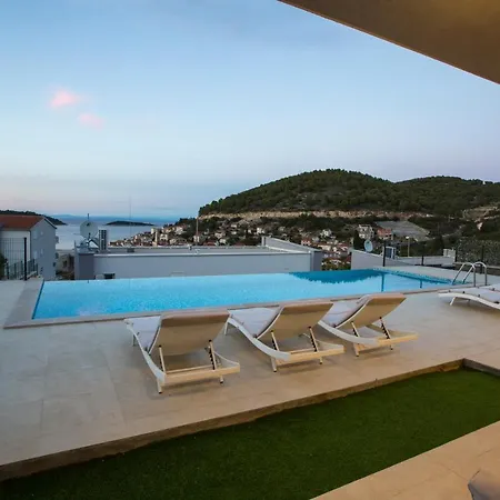 Villa Luxury Blue *