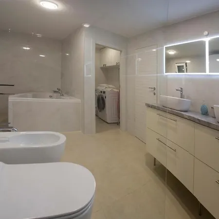 Luxury Blue Villa Vis