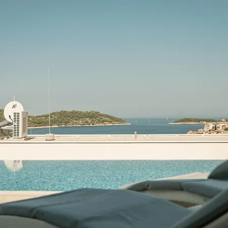 Luxury Blue Villa Vis