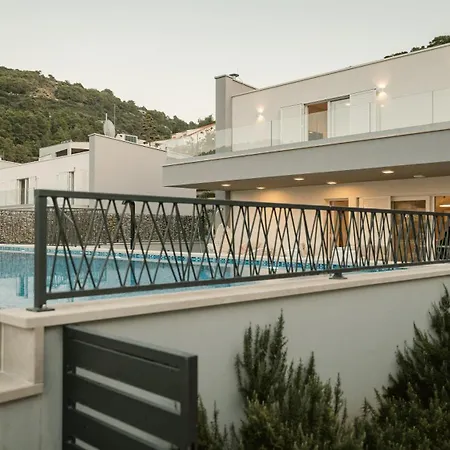 Villa Luxury Blue *