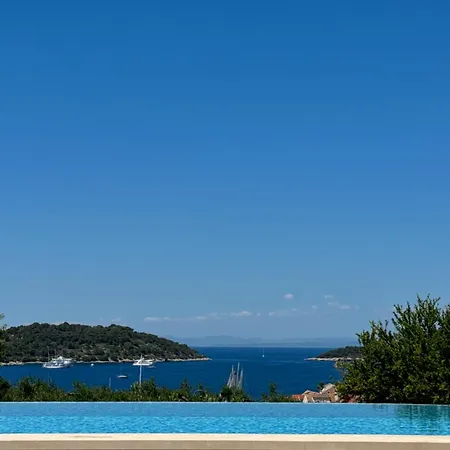 Villa Luxury Blue Vis