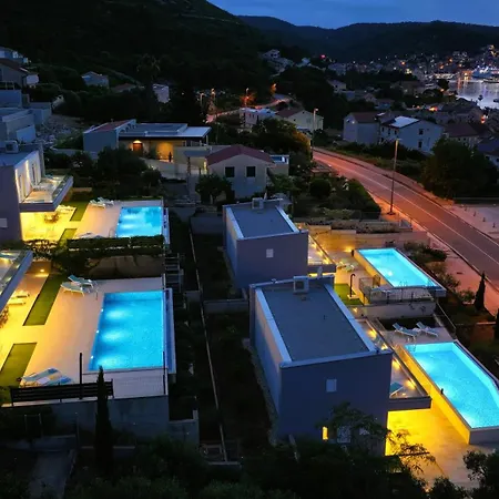 Villa Luxury Blue