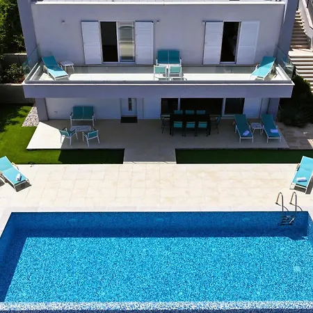 Villa Luxury Blue *